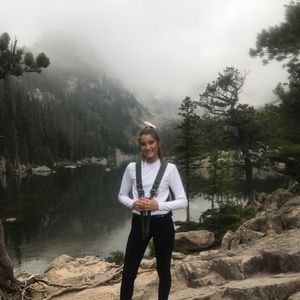 Meet your Posher, Olivia